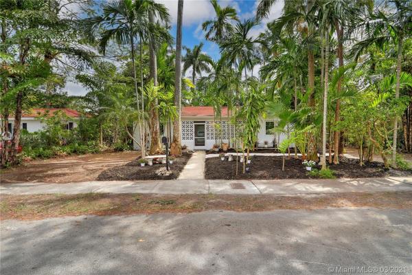Grand Manor, 6870 SW 52nd St, Glenvar Heights, Florida 33155, image 2