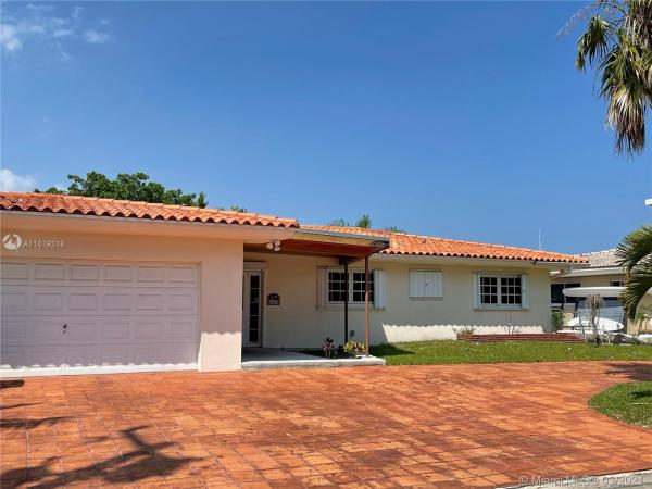 Coronado Harbor, 2025 Arch Creek Dr, North Miami, Florida 33181, image 2