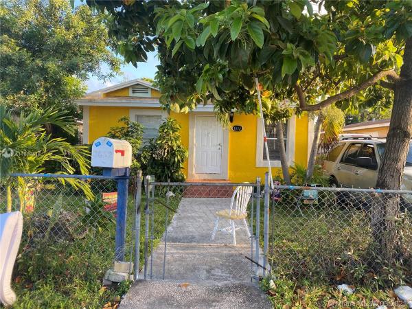 Hialeah Heights, 3052 NW 57th St, Brownsville, Florida 33142, image 2