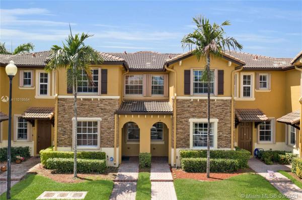 The Shores At Isles Of Bayshore, 9313 SW 227th St #4-4, Cutler Bay, Florida 33190, image 2
