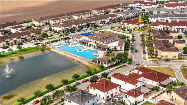 Kendall Commons Townhomes, 9500 SW 171 Ave #, Kendall, Florida 33196, image 2