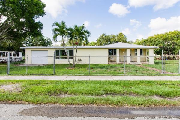 Dixie Pines, 12380 SW 219th St, Goulds, Florida 33170, image 2