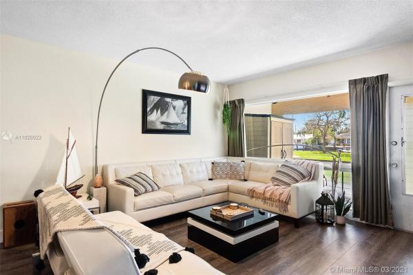 Rio Nuevo, 900 SW 12th St #112, Fort Lauderdale, Florida 33315, image 2