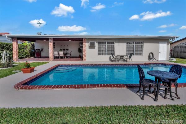 Snapper Creek Villas, 6434 SW 107th Pl, Sunset, Florida 33173, image 2