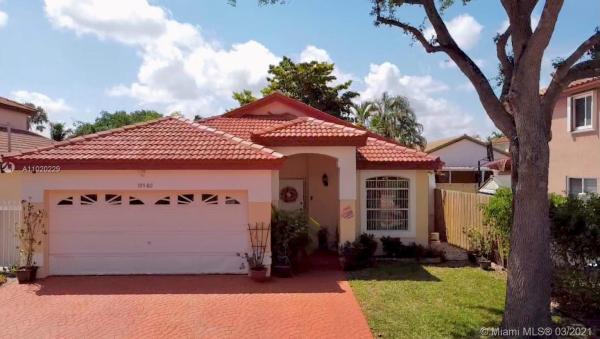 Marbella Park, 19580 NW 82nd Ct, Hialeah, Florida 33015, image 2