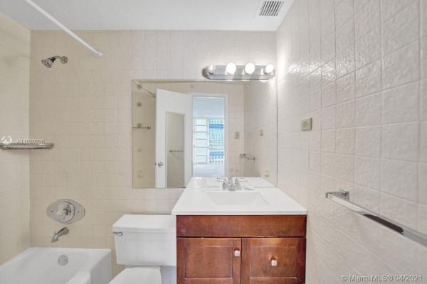 Brickell Townhouse, 2451 Brickell Ave #17E, Miami, Florida 33129, image 2