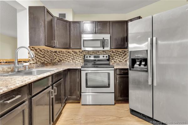 West Fontaine, 10229 NW 9th Street Cir #113-2, Fountainebleau, Florida 33172, image 2