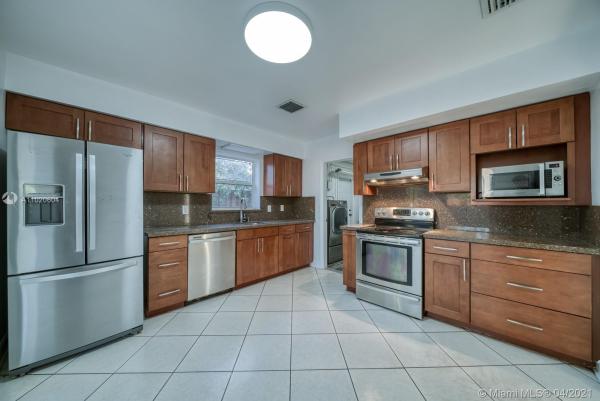 Heftler Homes Sunset Park, 7510 SW 99th Ave, Sunset, Florida 33173, image 2