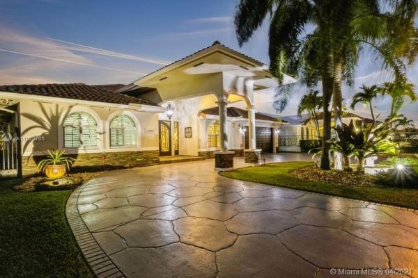 14298 SW 14th St, Unincorporated Dade County, Florida 33184, image 2