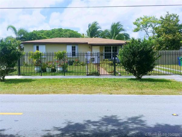 Westwood Lakes Residential, 5240 SW 112th Ave, Westwood Lakes, Florida 33165, image 2