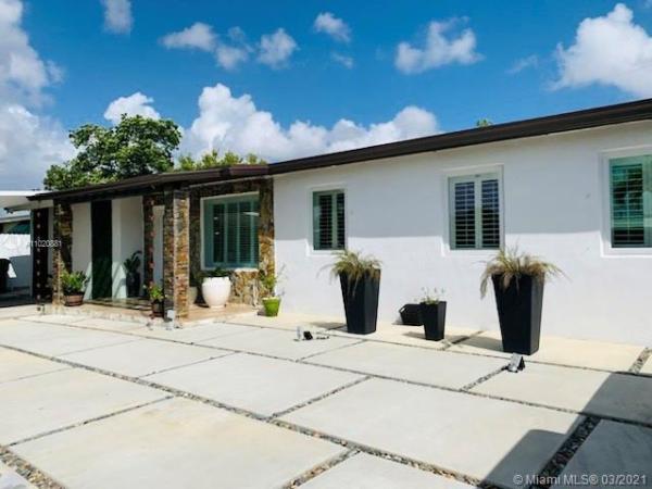 Westwood Lakes Residential, 10835 SW 40th Ter, Westwood Lakes, Florida 33165, image 2