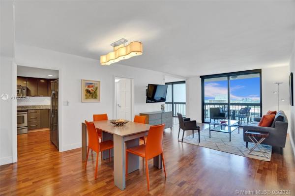 Brickell Bay Club, 2333 Brickell Ave #2704, Miami, Florida 33129, image 2