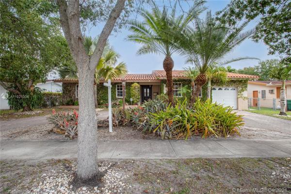Darlington Manor, 9371 SW 62nd St, Sunset, Florida 33173, image 2