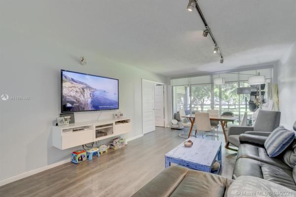 Lagoon Place, 9325 Lagoon Pl #208, Davie, Florida 33324, image 2