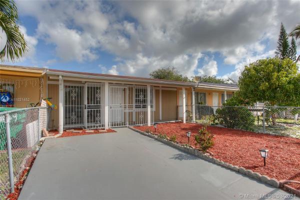 Vista Verde, 21367 NW 39th Ave, Miami Gardens, Florida 33055, image 2