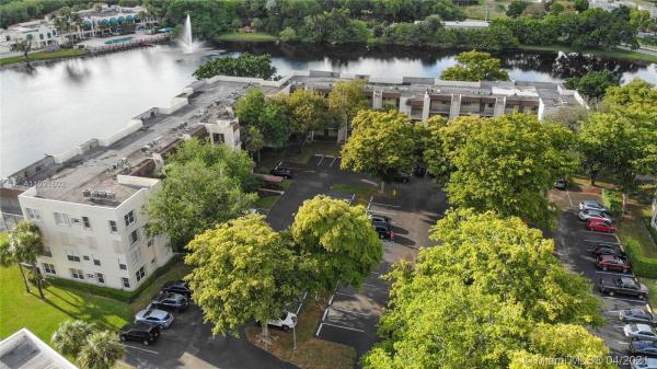 Poinciana Place Of Pine Island Ridge, 9450 Poinciana Pl #210, Davie, Florida 33324, image 1