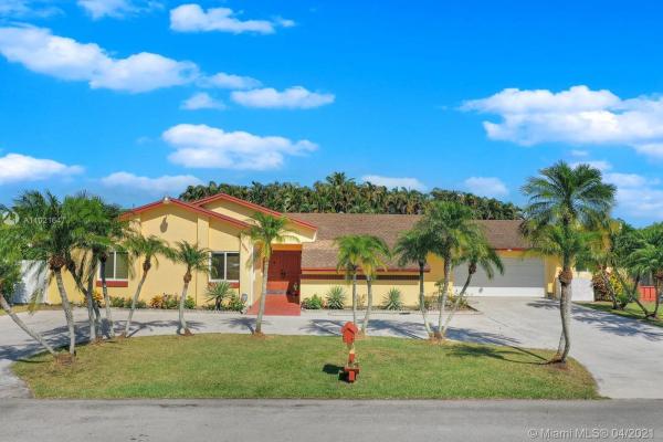 Park Estates, 18691 SW 127th Pl, South Miami Heights, Florida 33177, image 2