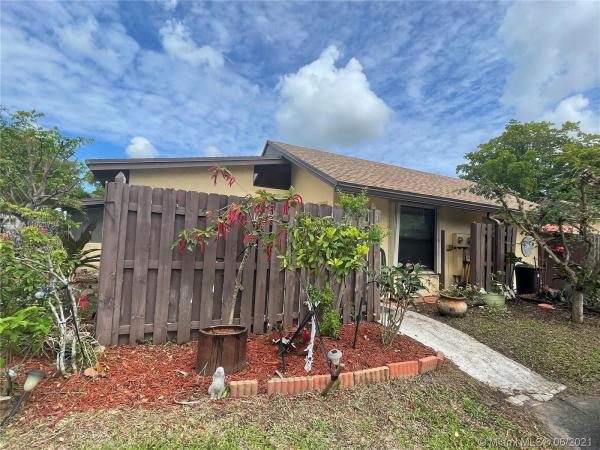 Villas At Carriage Hills, 101 Essex Rd #1-22, Hollywood, Florida 33024, image 2