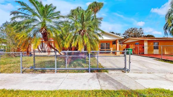 21st Century Homes, 30705 SW 154th Ave, Leisure City, Florida 33033, image 2