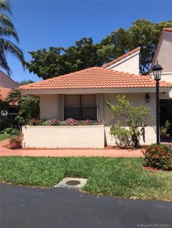 La Mirage Of Harbor Village, 21155 Helmsman Dr #M11, Aventura, Florida 33180, image 2
