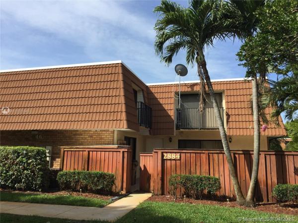 Waterford Courtyards At Crystal Lakes North, 2884 N Waterford Dr N, Deerfield Beach, Florida 33442, image 2