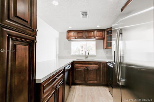 Versailles Gardens, 9431 SW 4th St #212, Fountainebleau, Florida 33174, image 2