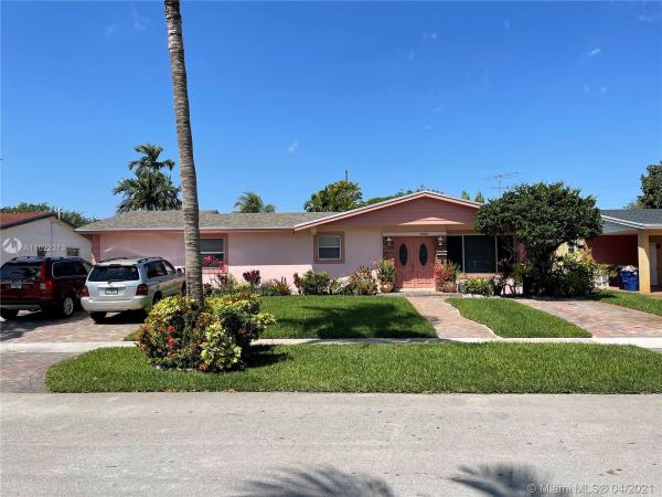 Pickwick Lake Estates, 18280 NE 8th Ave, North Miami Beach, Florida 33162, image 2