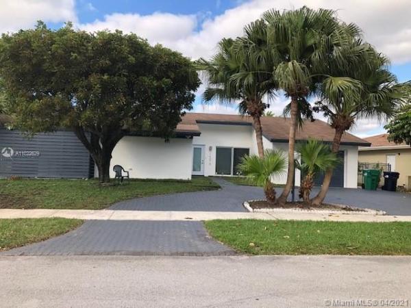 Bent Tree West, 14075 SW 48th Ter, Kendale Lakes, Florida 33175, image 2
