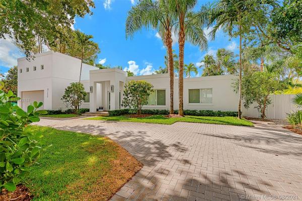 Carole Helms Manor, 7020 SW 57th St, Glenvar Heights, Florida 33143, image 2