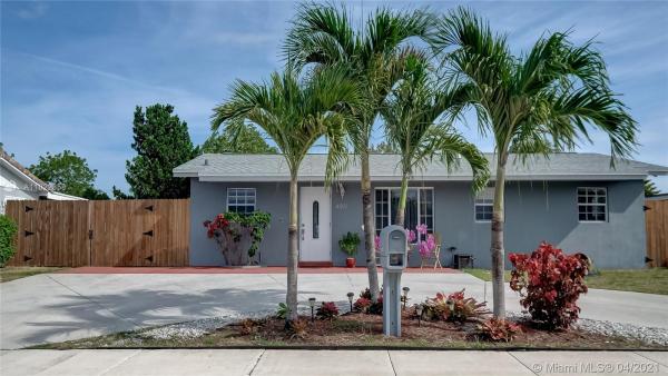 Carol City Gardens, 4501 NW 202nd St, Miami Gardens, Florida 33055, image 2