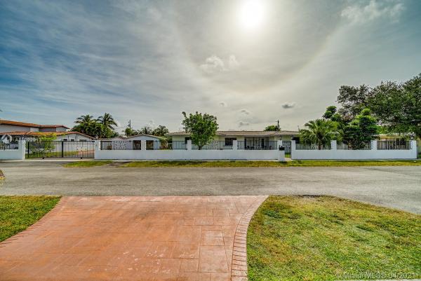 Intag Gardens, 3585 SW 107th Ct, University Park, Florida 33165, image 2