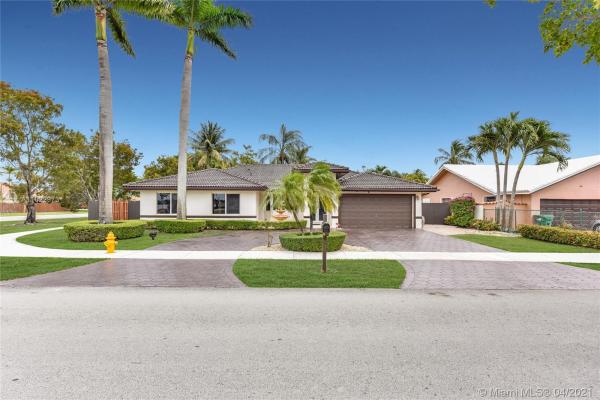 University Park West, 141 NW 136th Ct, Tamiami, Florida 33182, image 2