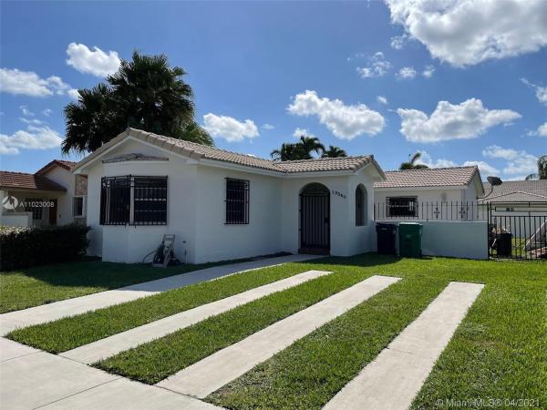 Kenmore Villas, 13560 SW 39th Ln, Tamiami, Florida 33175, image 2