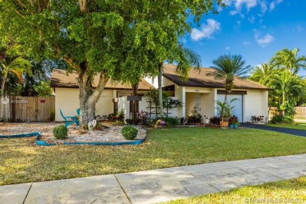 Homestead Lakes Farmlife West, 1616 N Bluebird Ln, Homestead, Florida 33035, image 2