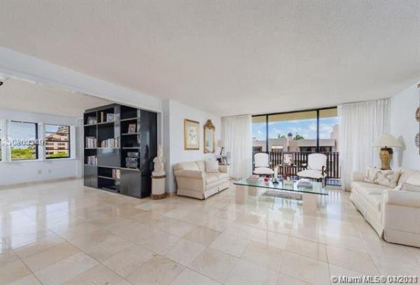 Key Biscayne One Hundred, 100 Ocean Lane Dr #PH2, Key Biscayne, Florida 33149, image 2