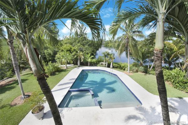 Hammocks Oaks Harbor, 11098 Marin St, Coral Gables, Florida 33156, image 2