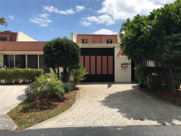 Sunset Park Lake Villas, 7707 SW 102nd Pl, Kendall, Florida 33173, image 2