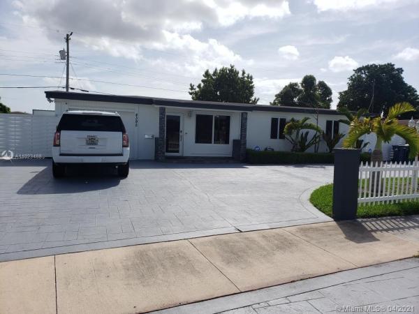 Westwood Lakes Residential, 4395 SW 117th Ave, Westwood Lakes, Florida 33175, image 2