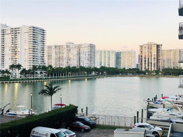 Del Prado, 18071 Biscayne Blvd #302-3, Aventura, Florida 33160, image 2