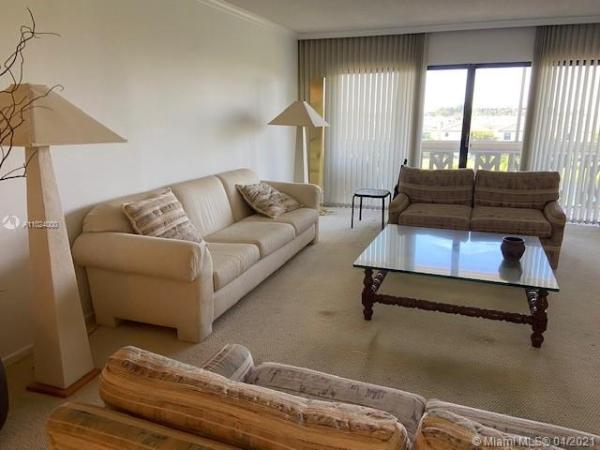 Canongate, 800 NE 195th St #416, Ives Estates, Florida 33179, image 3
