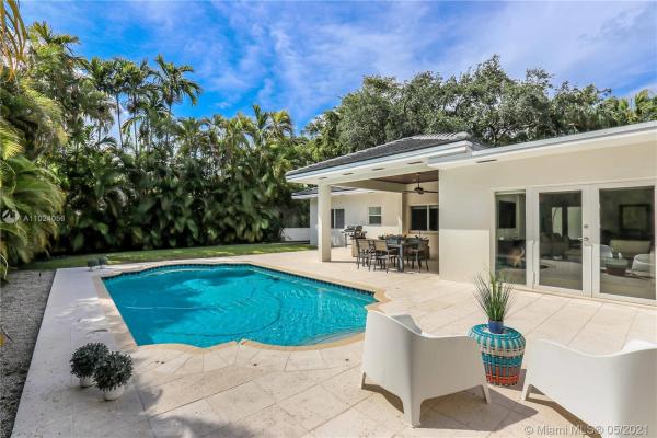 Riviera, 5701 Michelangelo St, Coral Gables, Florida 33146, image 2