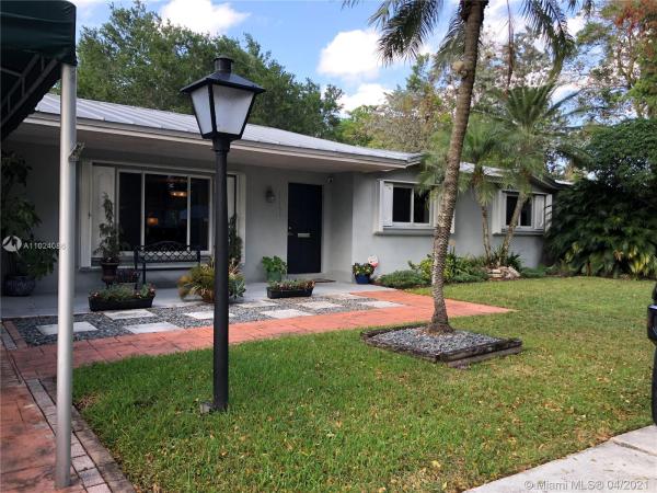 Kendale South, 10261 SW 109th St, Kendall, Florida 33176, image 2