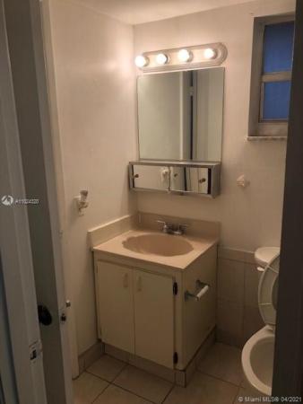 Pinebark, 816 NW 87th Ave #505, Fountainebleau, Florida 33172, image 2