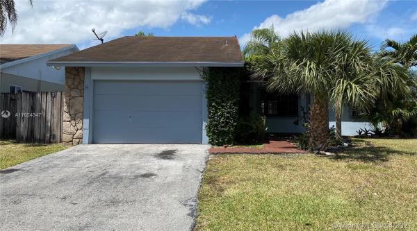 Homestead Lakes Tennessee East, 1335 N Fieldlark Ln, Homestead, Florida 33035, image 2