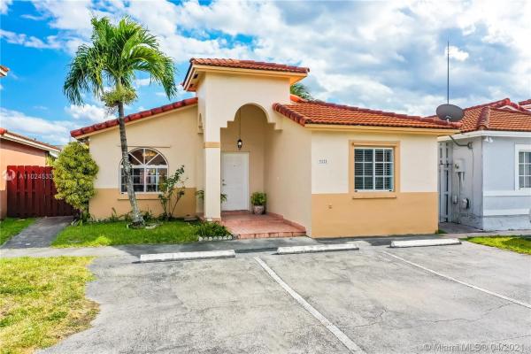 Los Palacios, 9228 NW 120th Ter, Hialeah Gardens, Florida 33018, image 2