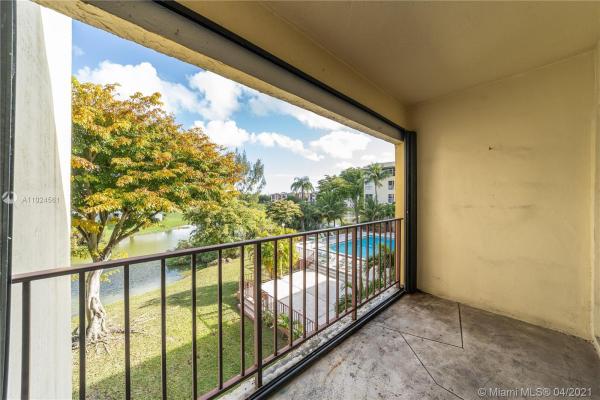Fernwoods, 8775 Park Blvd #309, Fountainebleau, Florida 33172, image 2