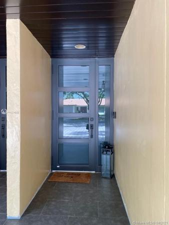 Loch Lomond East, 16123 Kingsmoor Way, Miami Lakes, Florida 33014, image 2