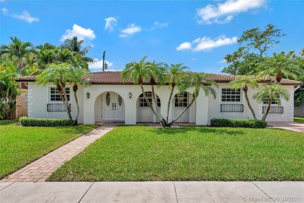 Darlington Manor, 5700 SW 94th Pl, Sunset, Florida 33173, image 2