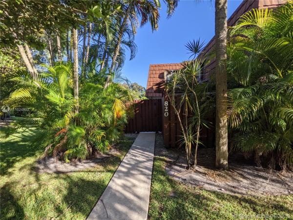 Village At Lake Pine, Davie, Florida 33325, image 2