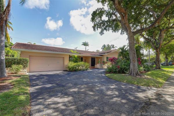 Sunrise Point, 121 E Sunrise Ave, Coral Gables, Florida 33133, image 2